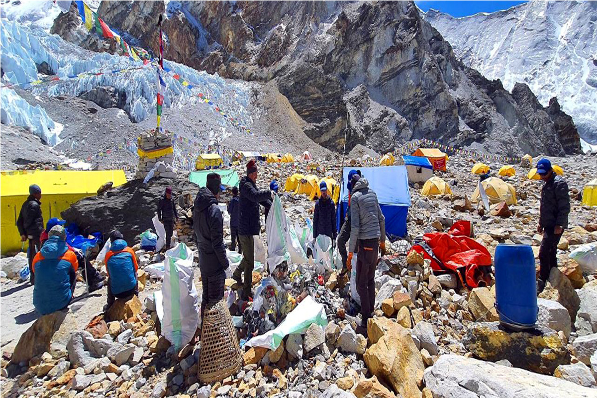 सफा हिमाल अभियान–२०२२ः सेनाका चार टोली आधार शिविरमा